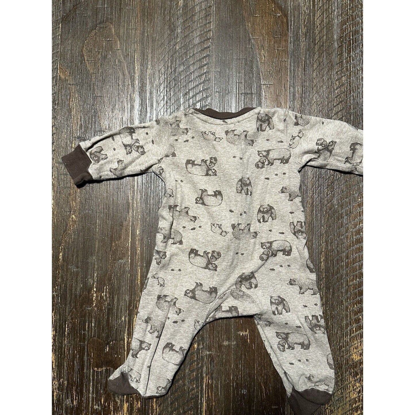 Carter’s Body Suit Size 3 Month