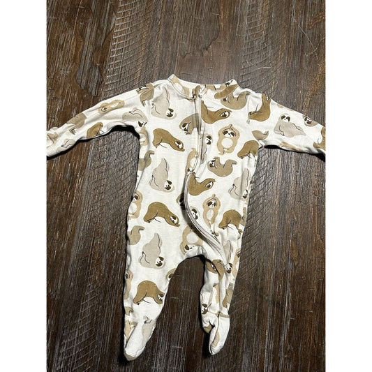 Old Navy Body Suit Size 0-3 Months