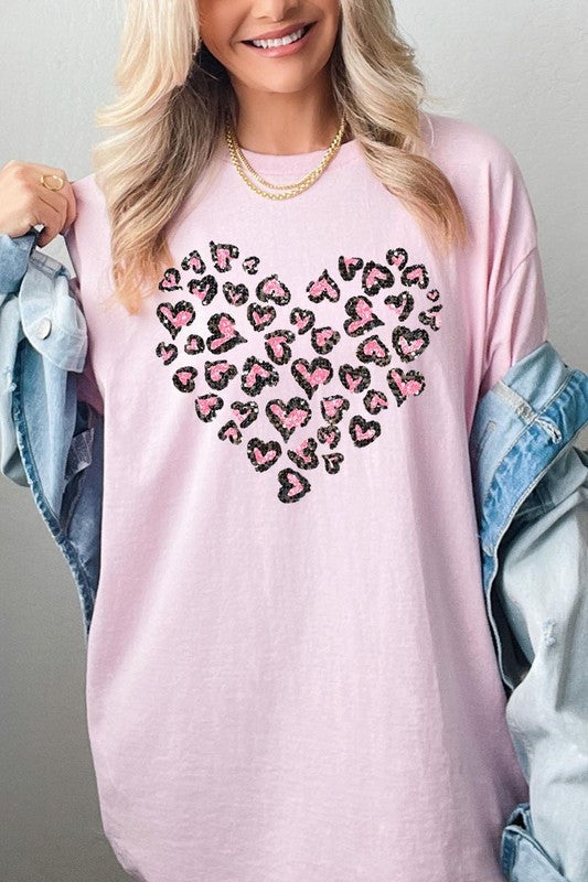 Faux Sequins Leopard Heart Graphic Plus Tee