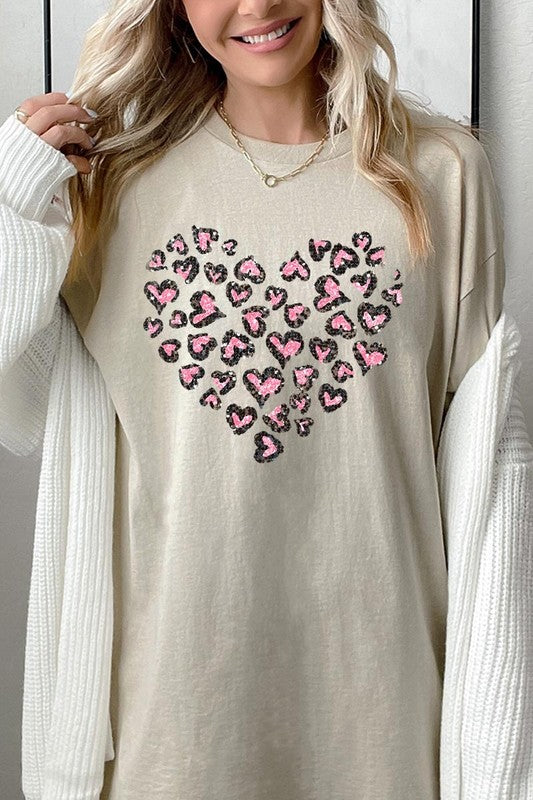 Faux Sequins Leopard Heart Graphic Plus Tee