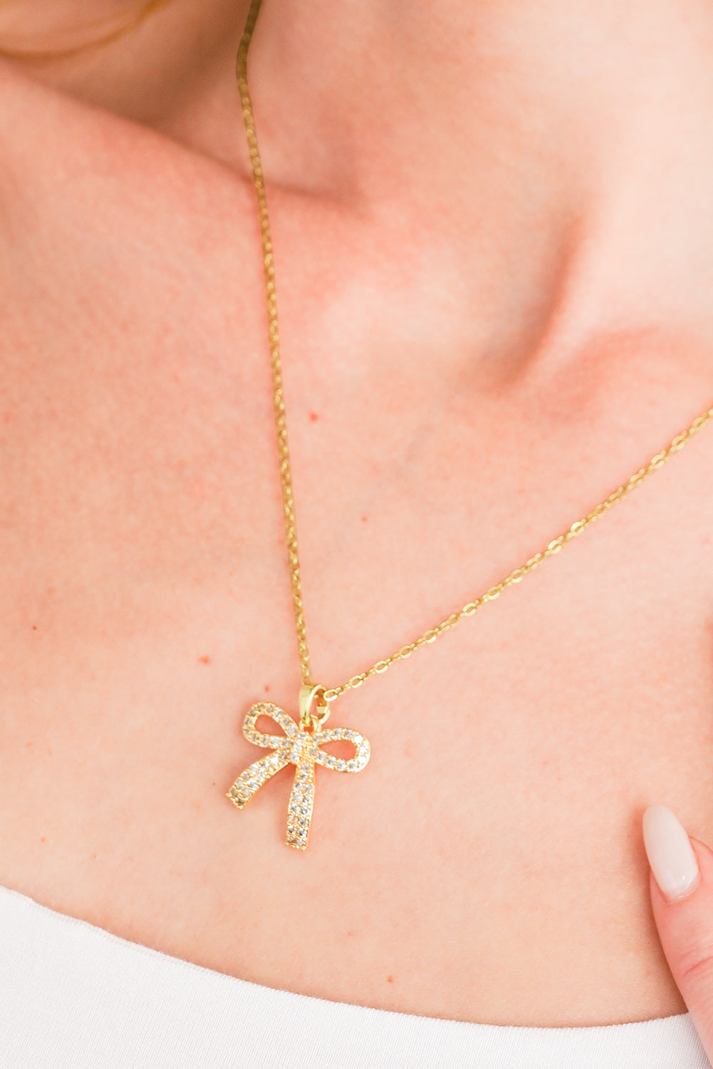 Gold Rhinestone Bowknot Pendant Necklace