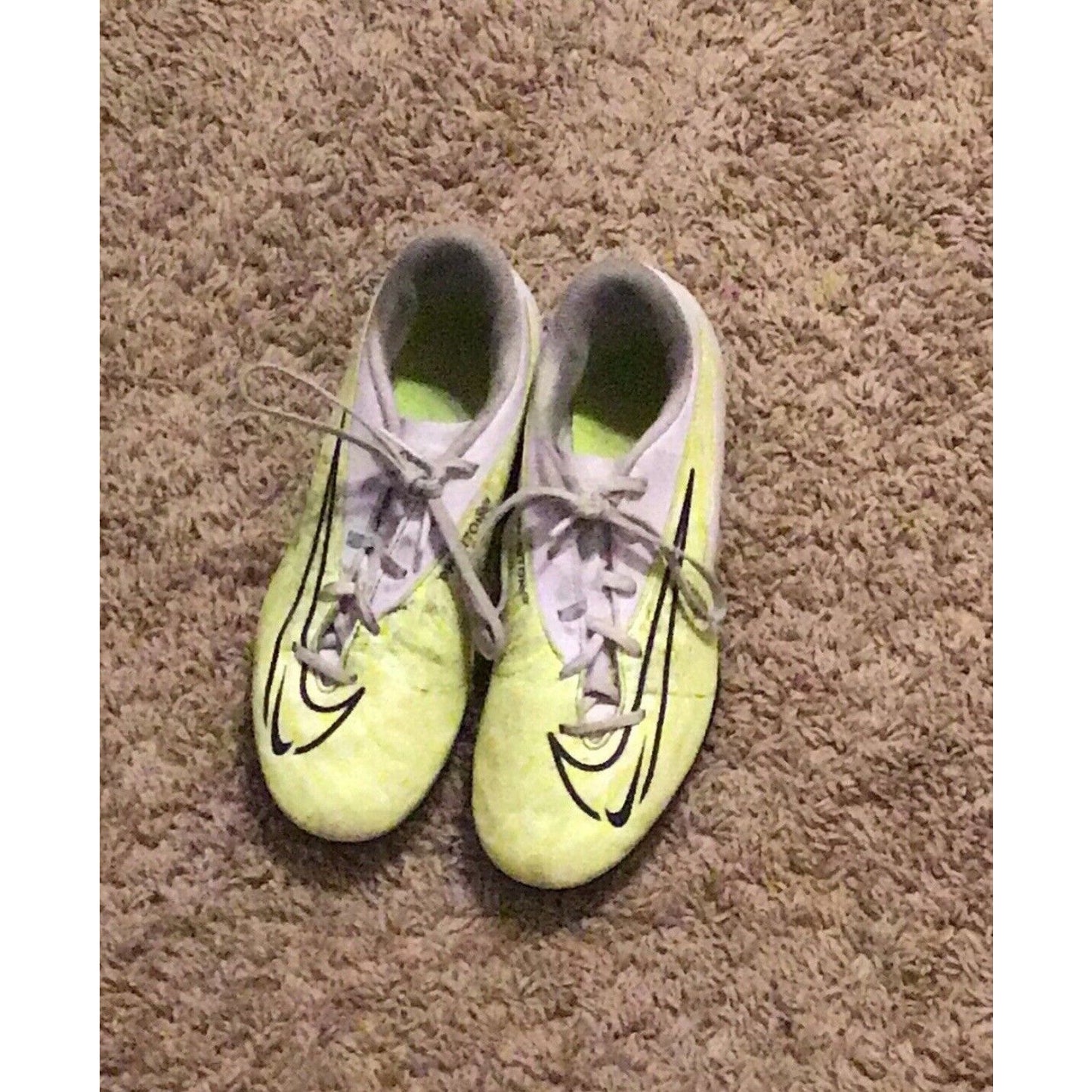 Nike Soccer Cleats Size 4