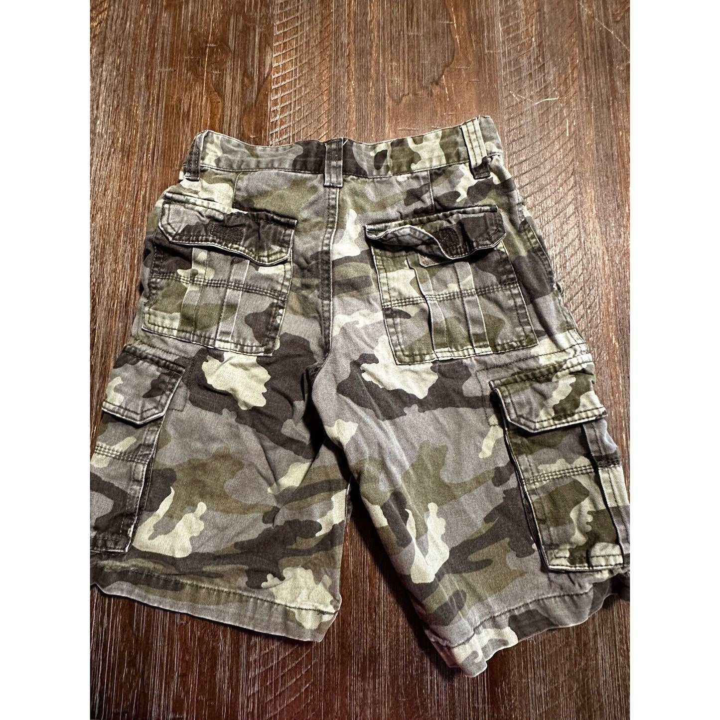 Old Navy Camo Cargo Shorts Size 8