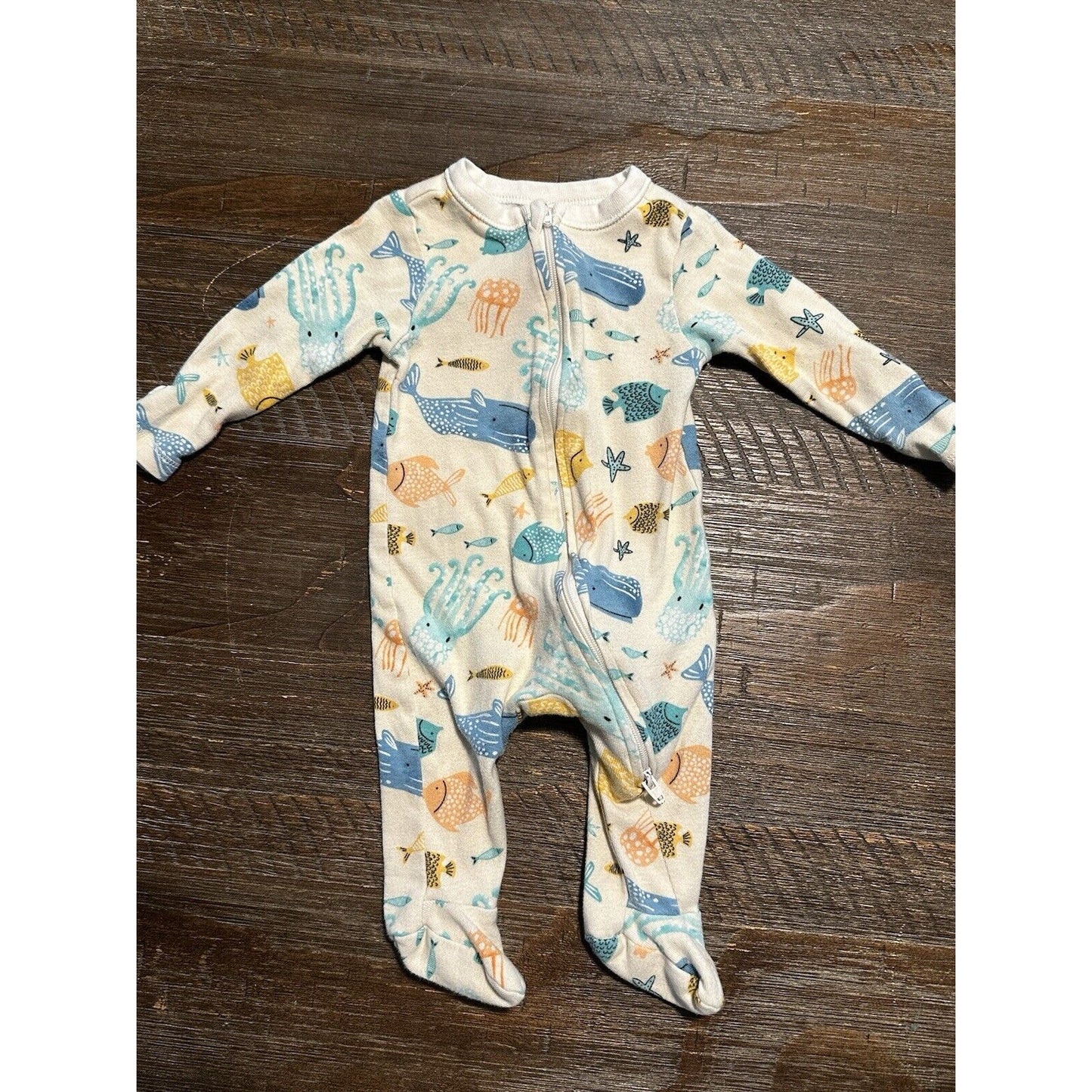 Old Navy Body Suit Size 0-3 Months