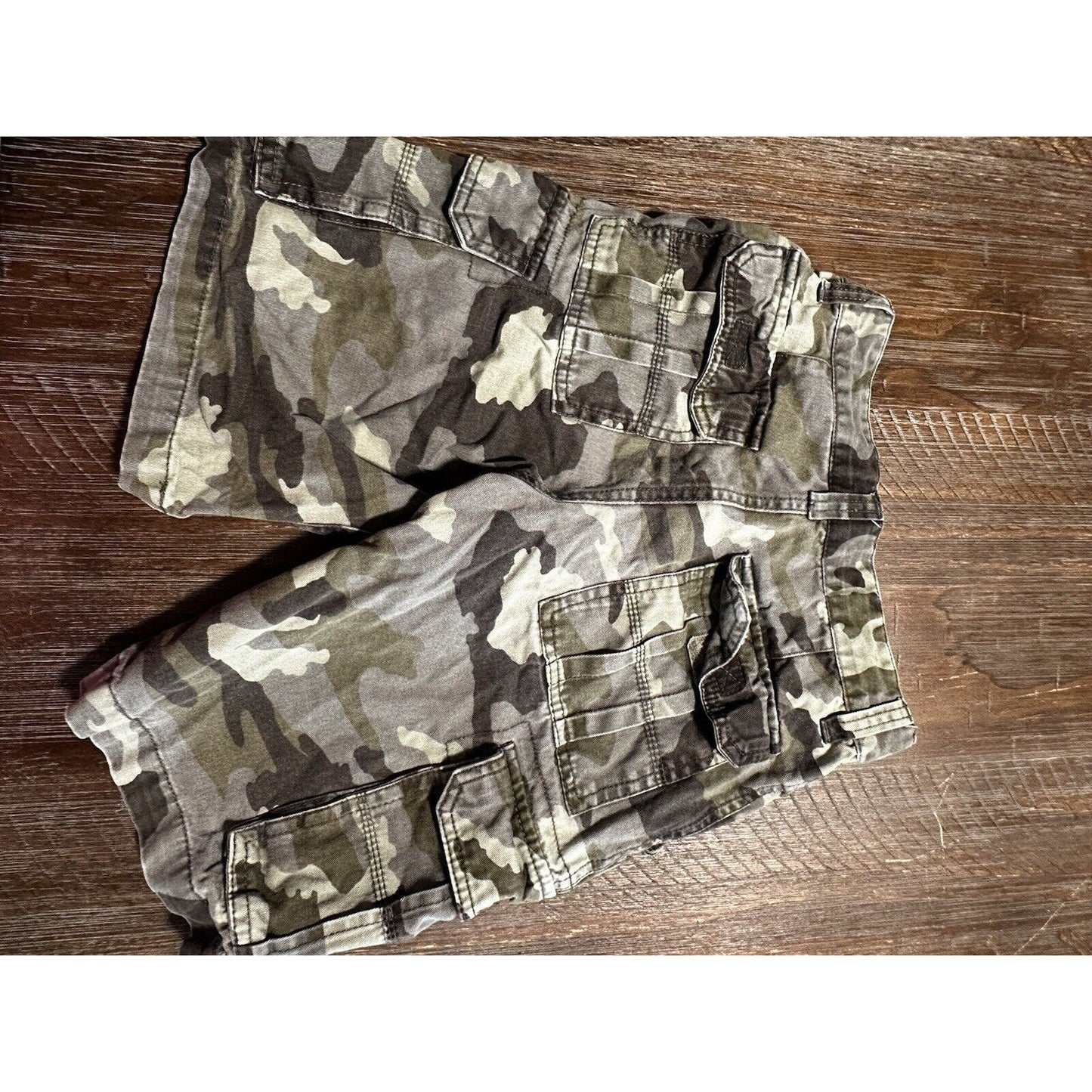 Old Navy Camo Cargo Shorts Size 8